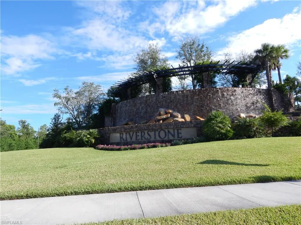3279 Tahoe Court Naples, FL 34119