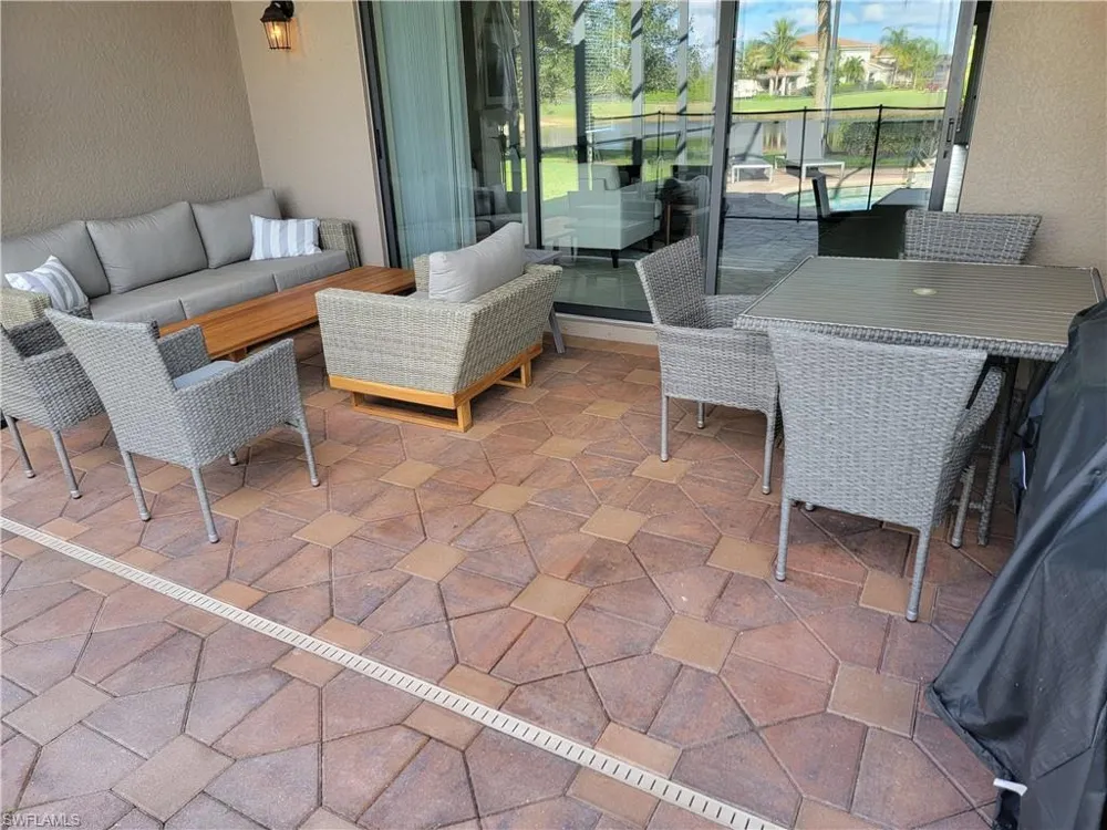 3279 Tahoe Court Naples, FL 34119