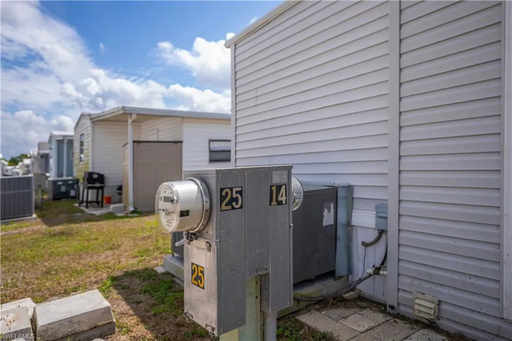 25 La Fonda Lane North Fort Myers, FL 33903