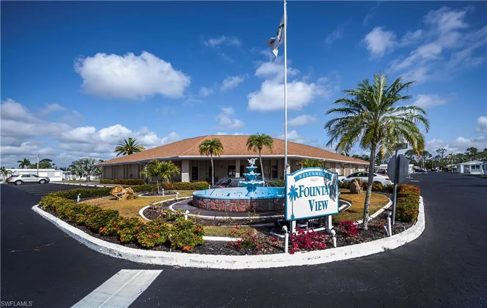 25 La Fonda Lane North Fort Myers, FL 33903