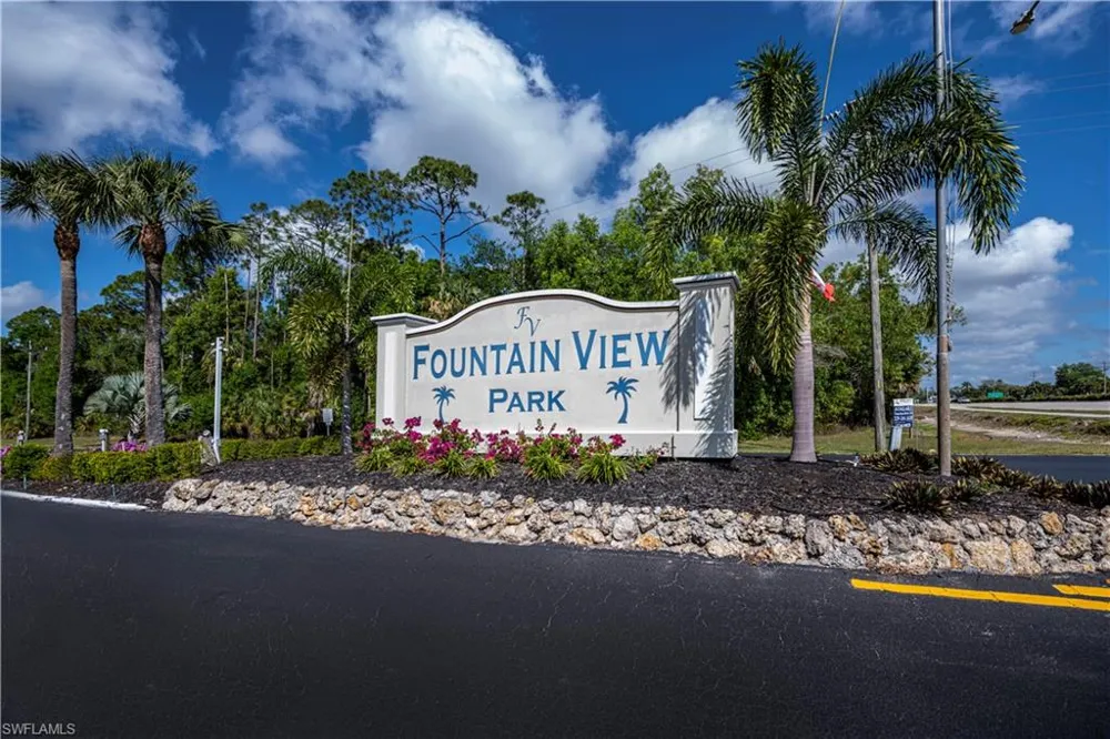 25 La Fonda Lane North Fort Myers, FL 33903