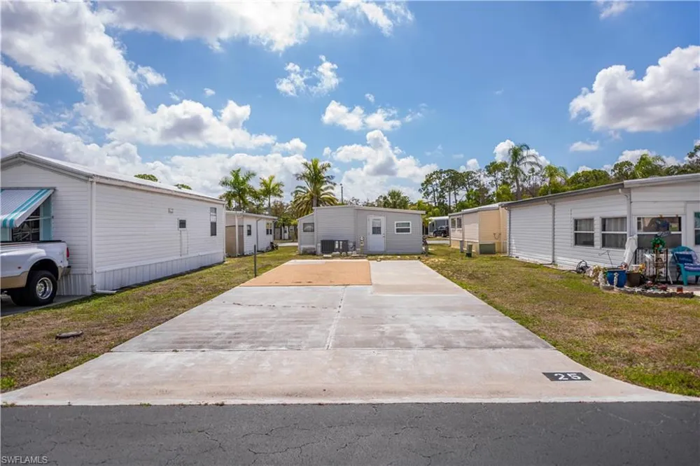 25 La Fonda Lane North Fort Myers, FL 33903