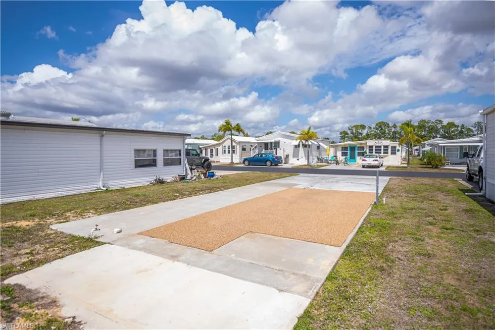 25 La Fonda Lane North Fort Myers, FL 33903
