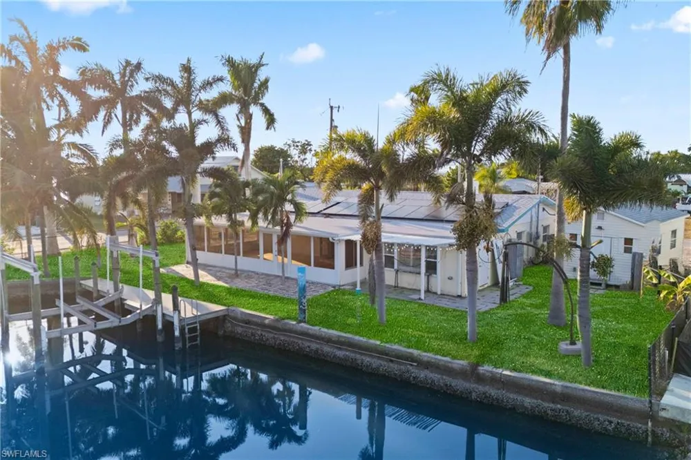 2631 Bayshore Drive Matlacha, FL 33993