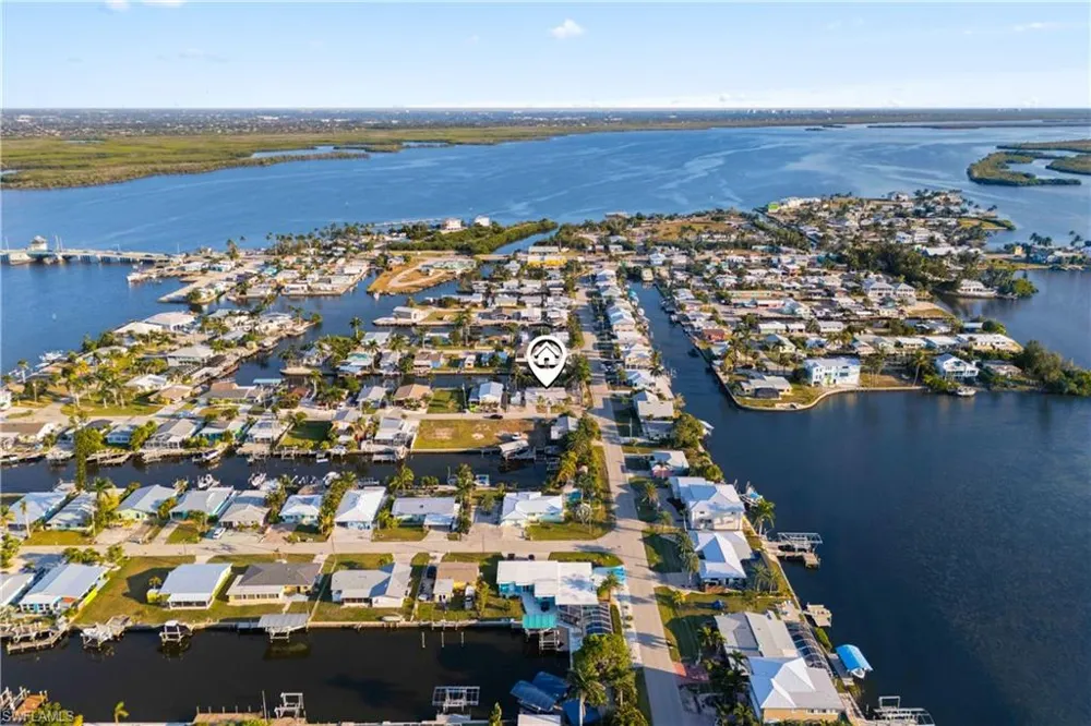 2631 Bayshore Drive Matlacha, FL 33993