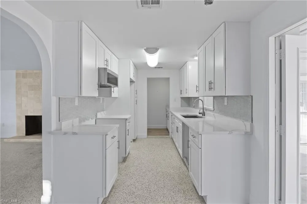 2631 Bayshore Drive Matlacha, FL 33993
