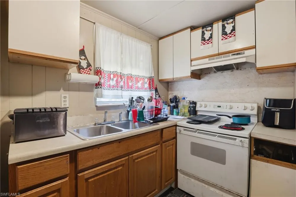 1004 Kentucky Avenue Clewiston, FL 33440