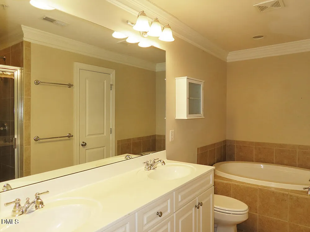 337 Rose Walk Lane Carrboro, NC 27510