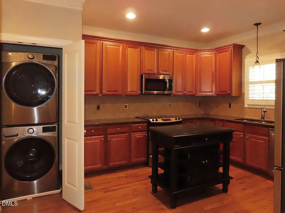337 Rose Walk Lane Carrboro, NC 27510