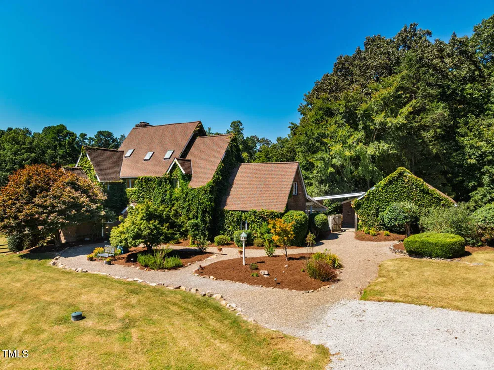 1021 Parchemin Trail Chapel Hill, NC 27516