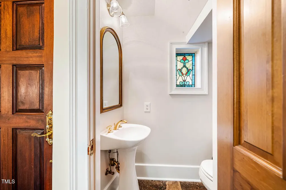 1021 Parchemin Trail Chapel Hill, NC 27516