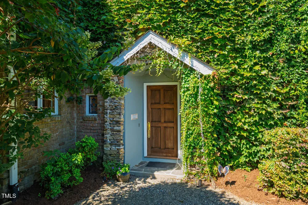 1021 Parchemin Trail Chapel Hill, NC 27516
