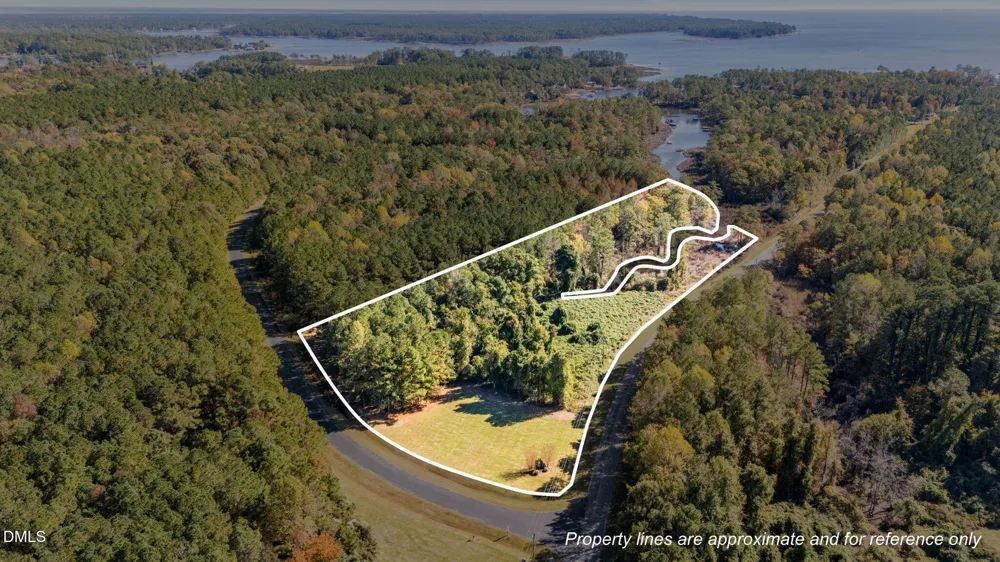 48 Tarpon Pointe Road Bath, NC 27808