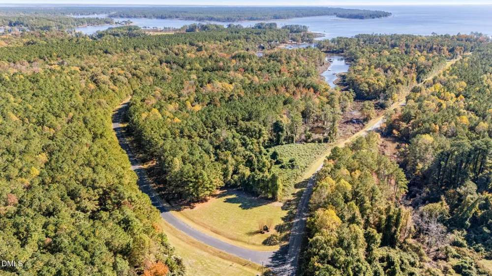 48 Tarpon Pointe Road Bath, NC 27808