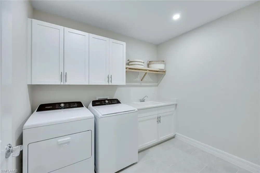 309 Indies Drive W #102 Naples, FL 34114