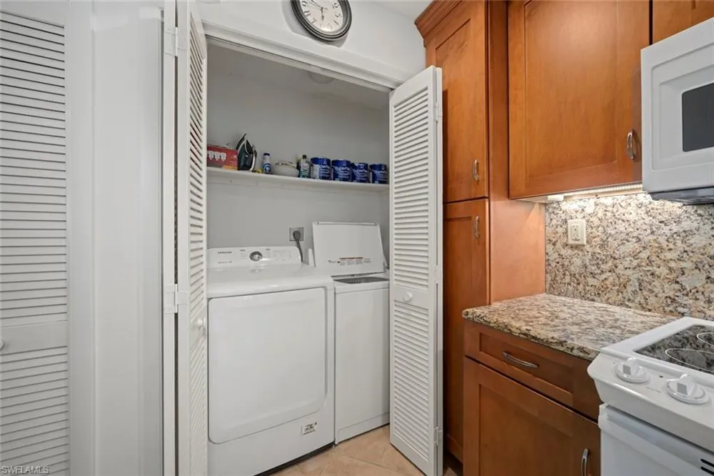 2721 W Gulf Drive #213 Sanibel, FL 33957