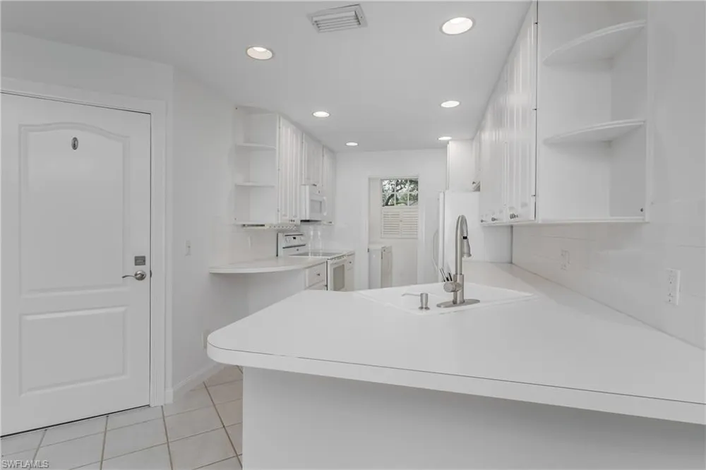 5353 Cove Circle Naples, FL 34119