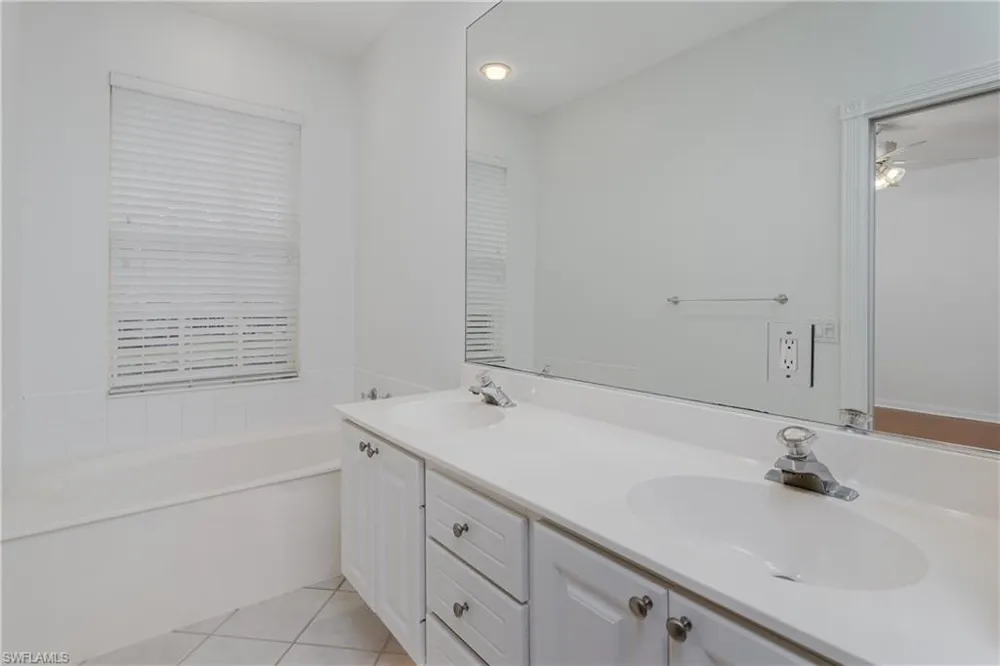 5353 Cove Circle Naples, FL 34119
