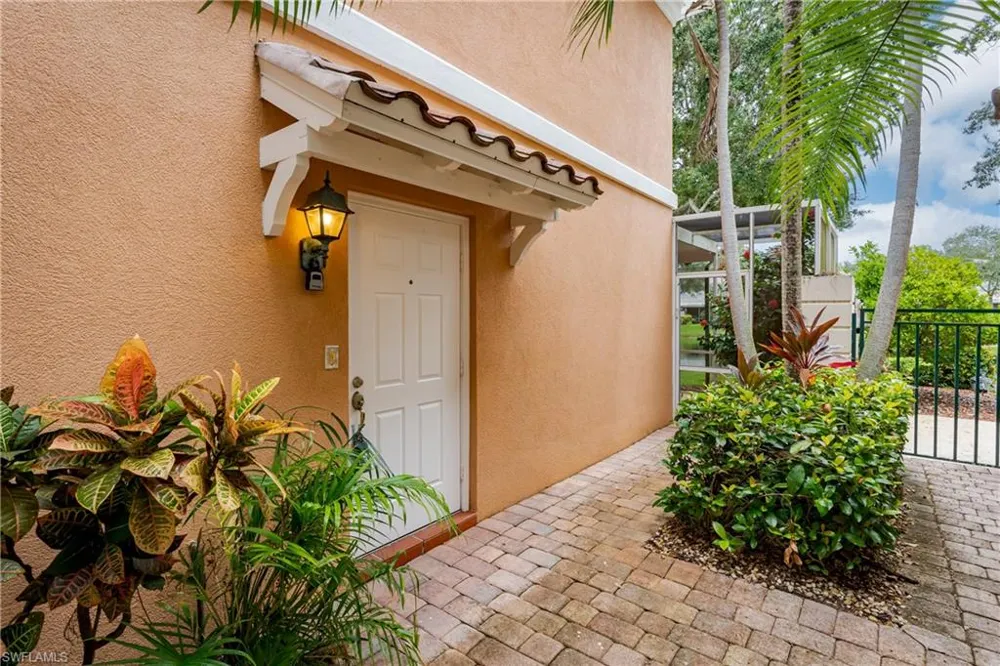 5353 Cove Circle Naples, FL 34119