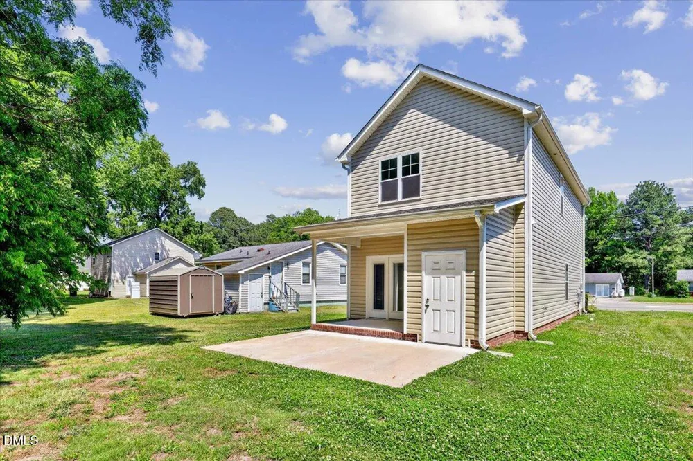 706 S Pollock Street Selma, NC 27576