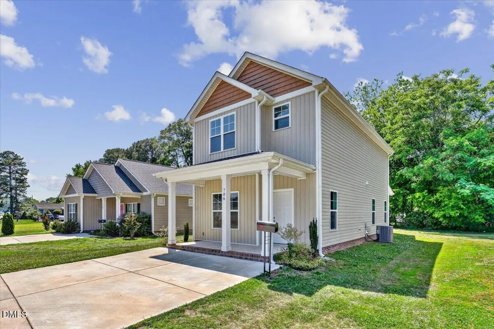 706 S Pollock Street Selma, NC 27576