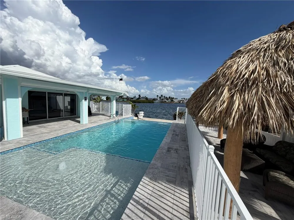 4743 Pine Island Road NW Matlacha, FL 33993