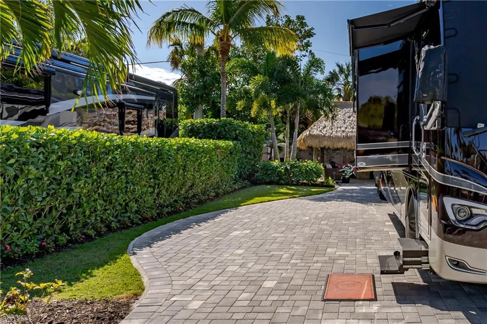 13467 Snook Circle Naples, FL 34114