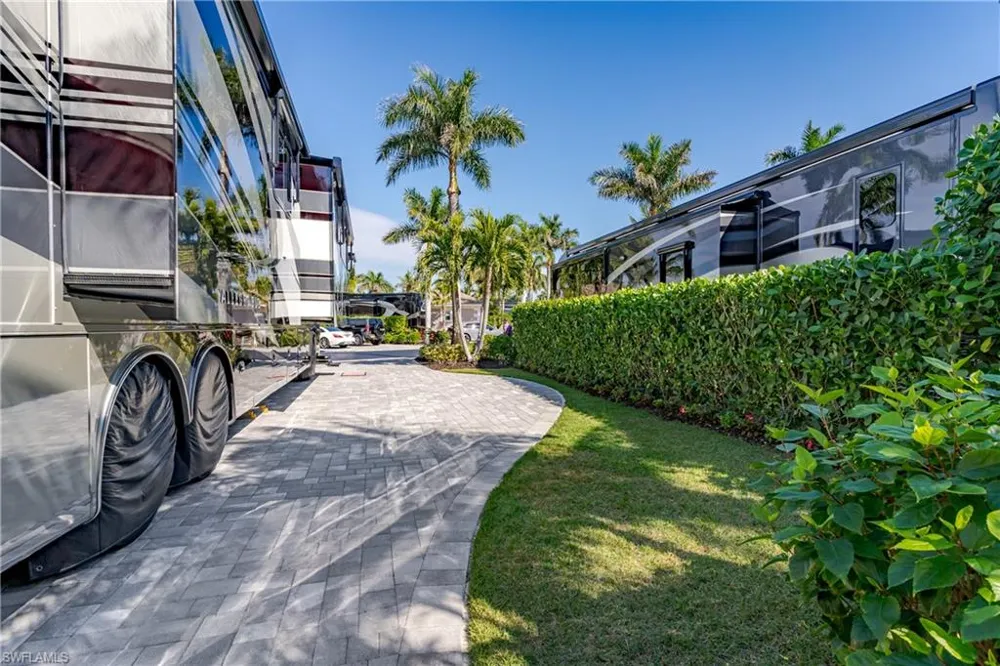 13467 Snook Circle Naples, FL 34114