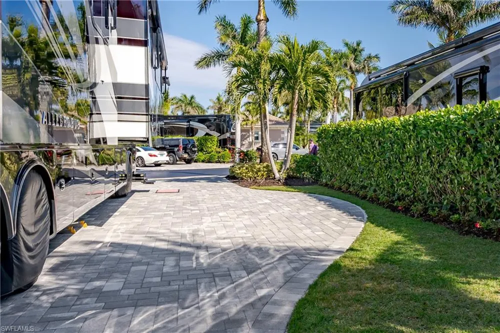 13467 Snook Circle Naples, FL 34114