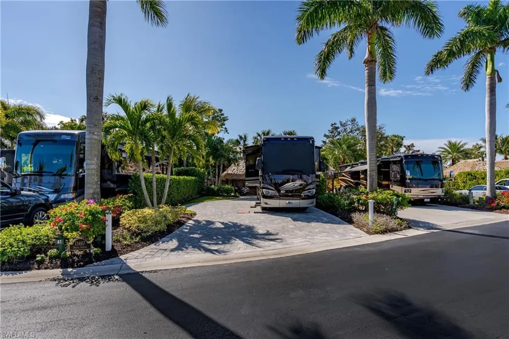 13467 Snook Circle Naples, FL 34114