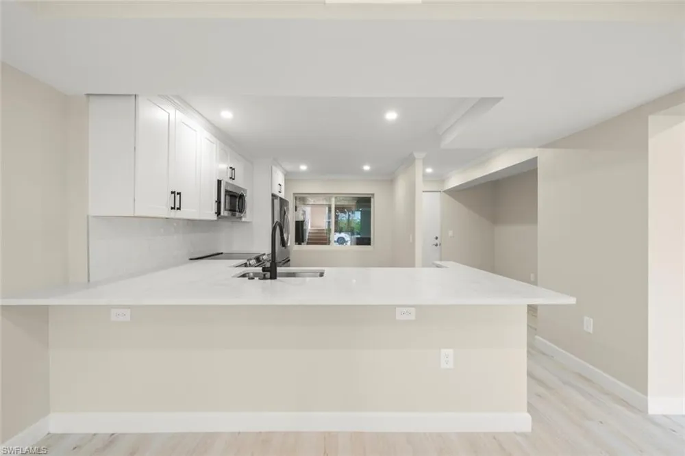200 Periwinkle Way #132 Sanibel, FL 33957