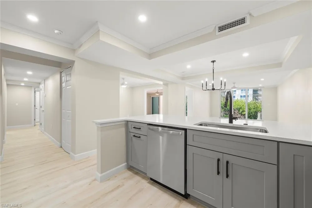 200 Periwinkle Way #132 Sanibel, FL 33957