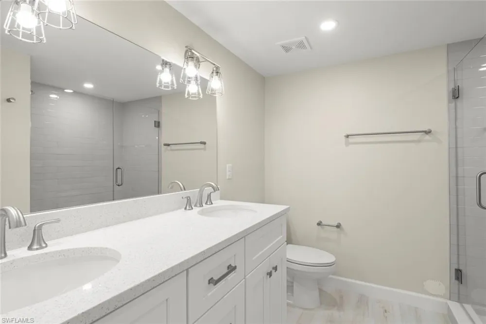 200 Periwinkle Way #132 Sanibel, FL 33957