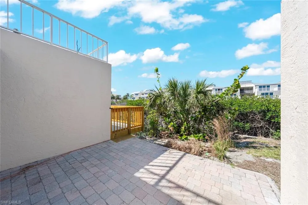 200 Periwinkle Way #132 Sanibel, FL 33957