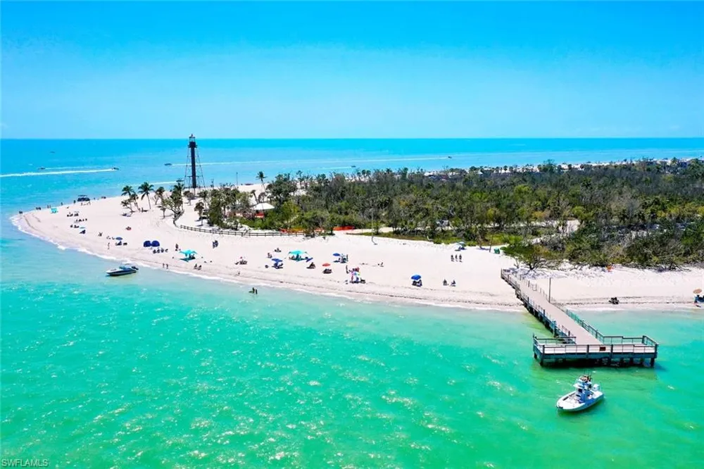 200 Periwinkle Way #132 Sanibel, FL 33957