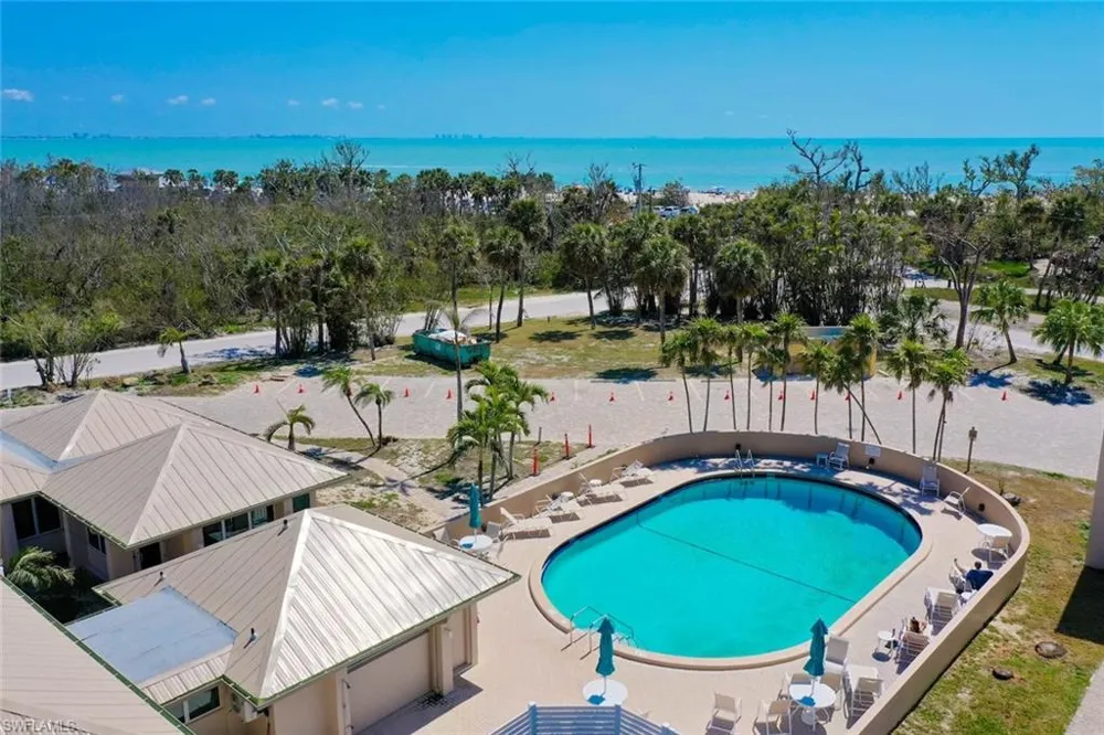 200 Periwinkle Way #132 Sanibel, FL 33957