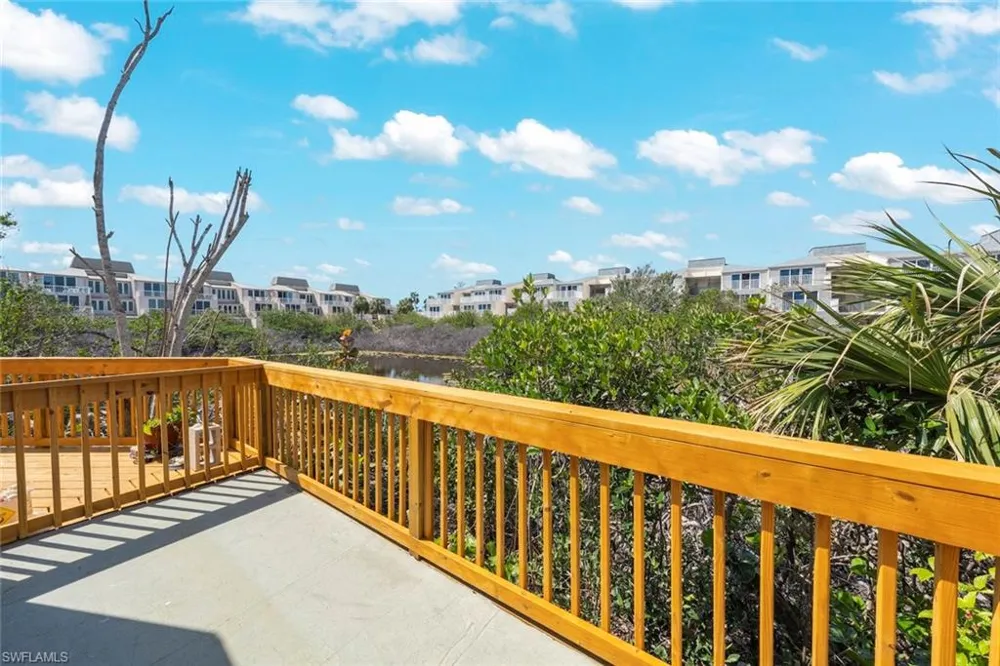 200 Periwinkle Way #132 Sanibel, FL 33957