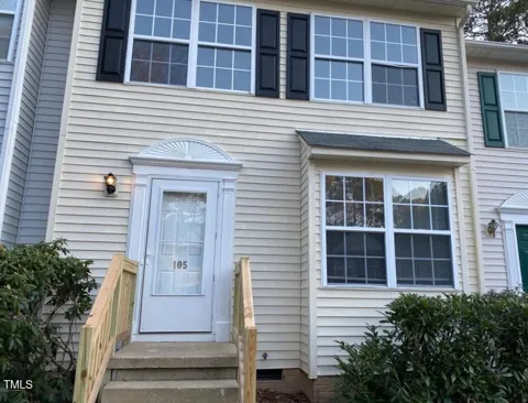 105 Climbing Ivy Court