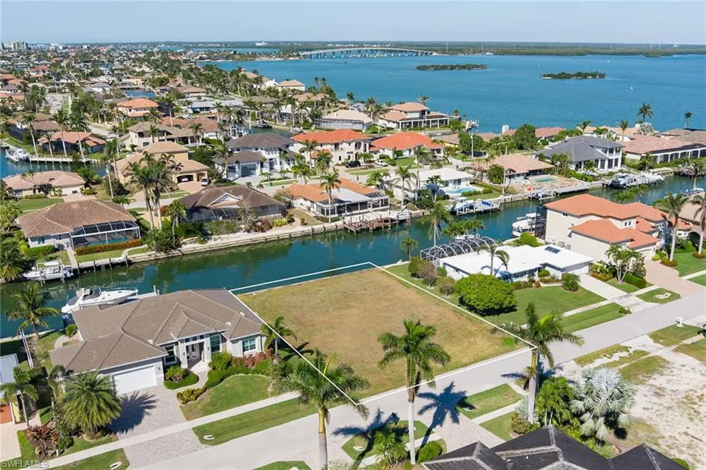 1748 Wavecrest Court Marco Island, FL 34145
