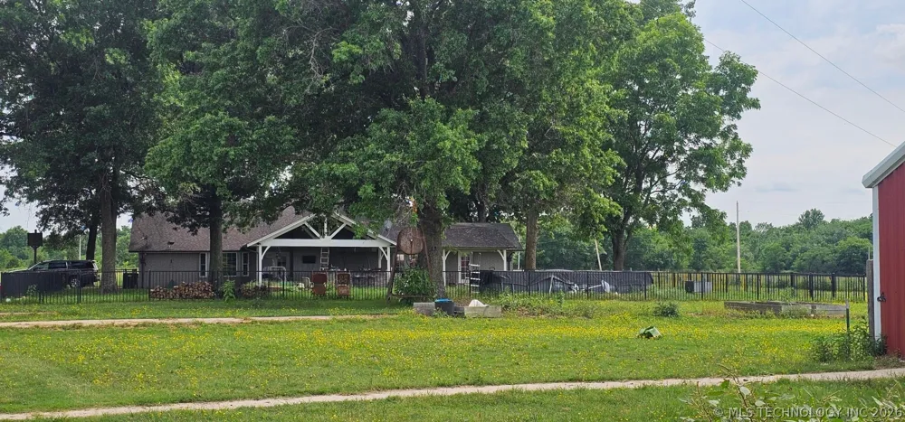 37967 E 221st Street Porter, OK 74454