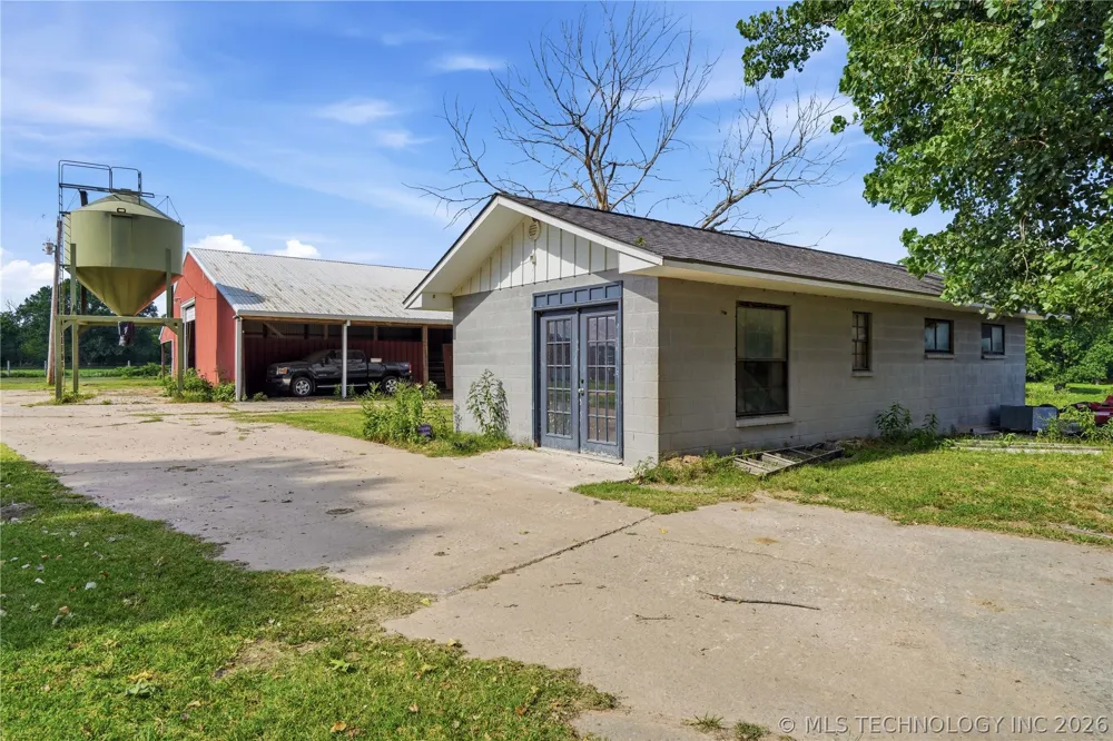 37967 E 221st Street Porter, OK 74454