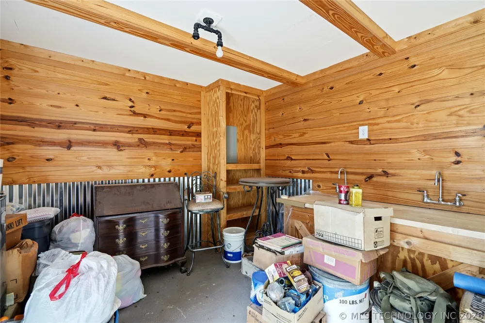 37967 E 221st Street Porter, OK 74454