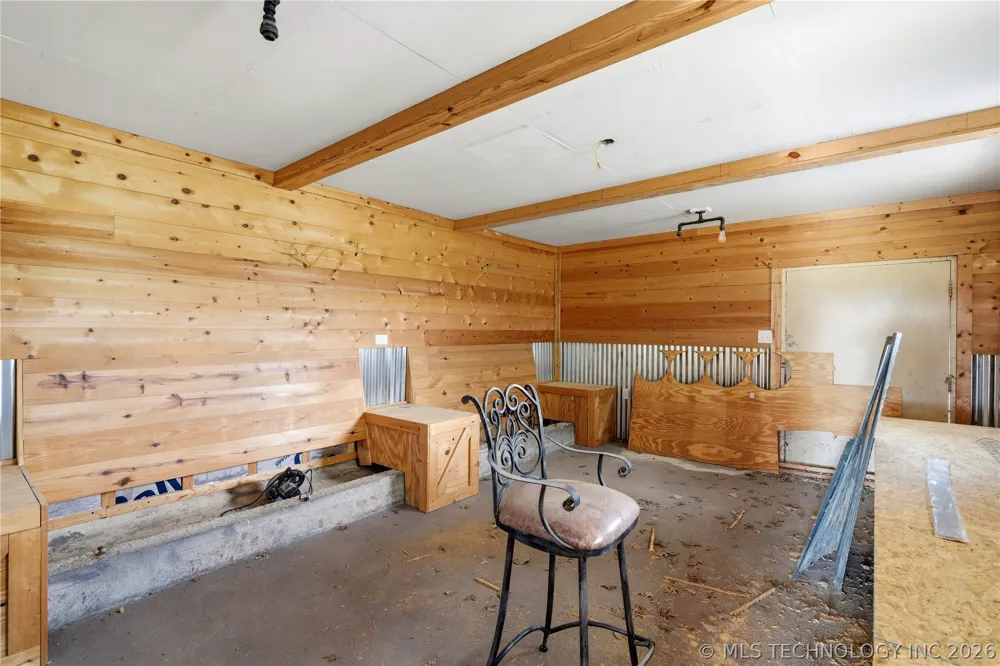 37967 E 221st Street Porter, OK 74454