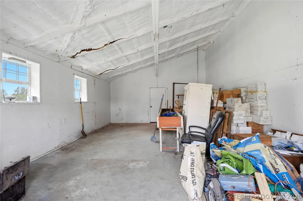 37967 E 221st Street Porter, OK 74454