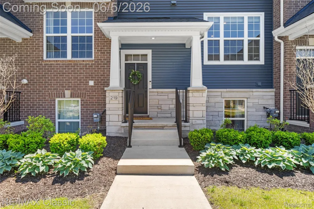 219 S Sydney Court Plymouth City, MI 48170