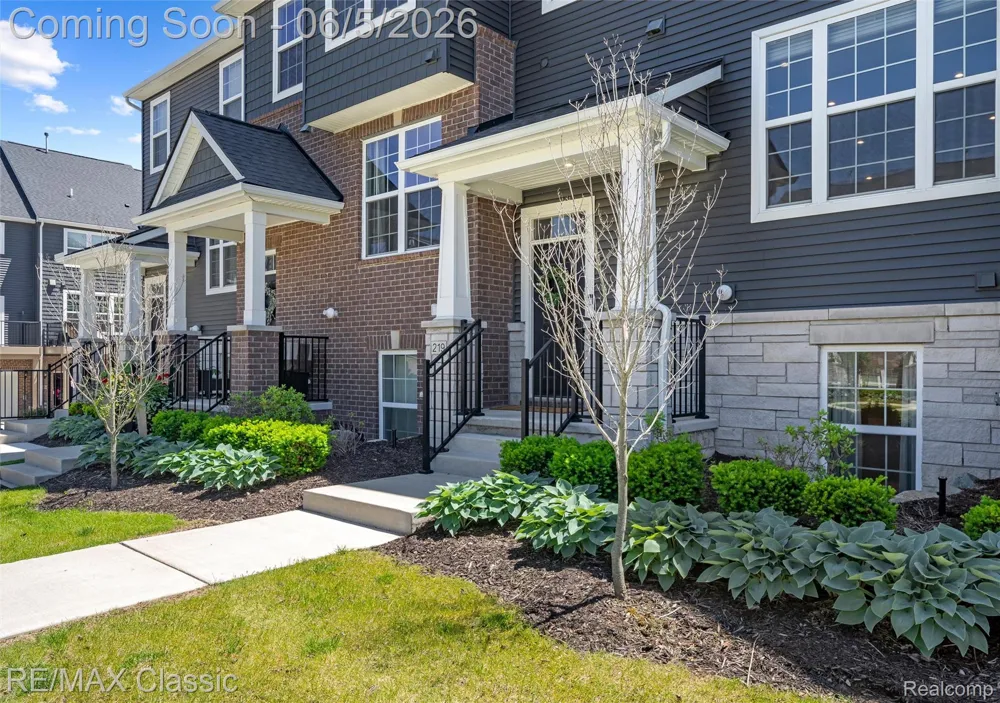 219 S Sydney Court Plymouth City, MI 48170