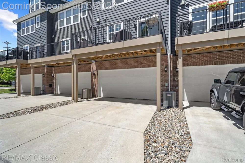 219 S Sydney Court Plymouth City, MI 48170