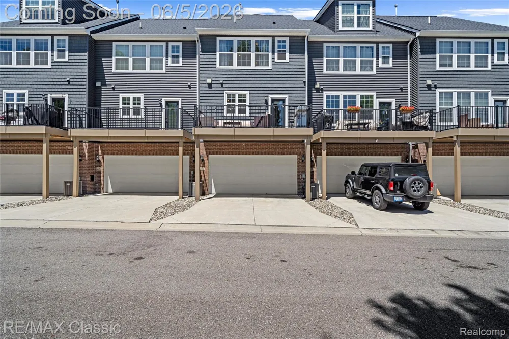 219 S Sydney Court Plymouth City, MI 48170