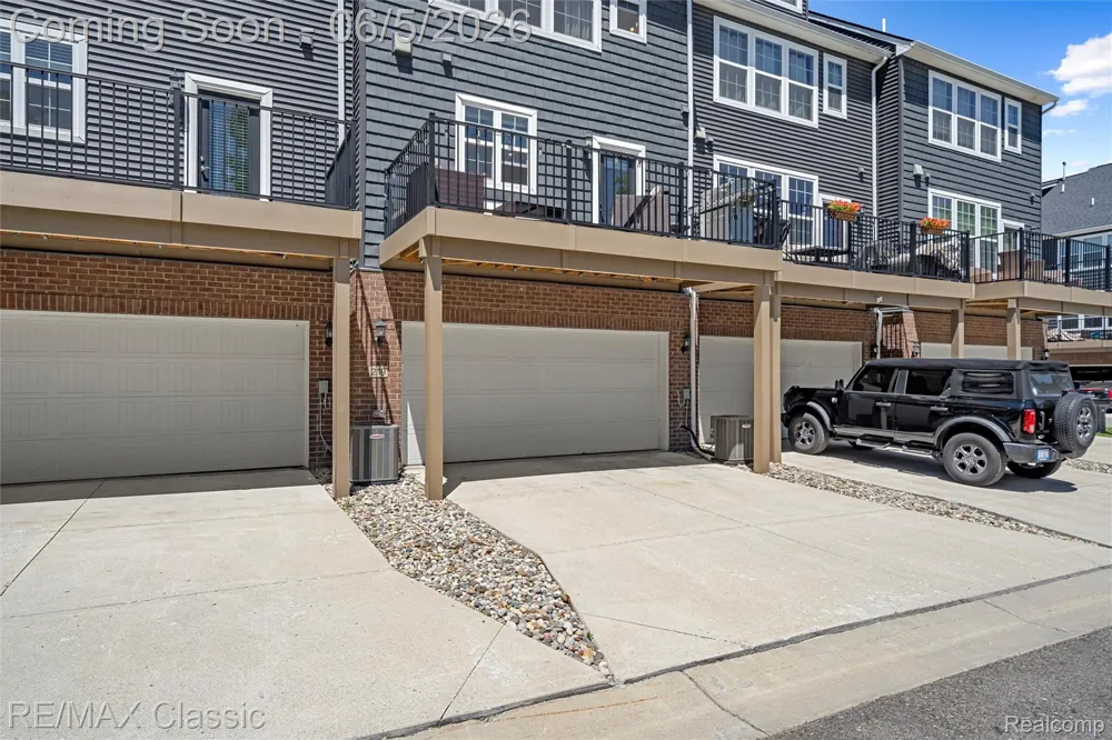 219 S Sydney Court Plymouth City, MI 48170