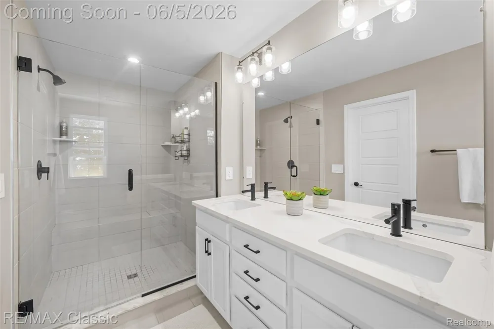 219 S Sydney Court Plymouth City, MI 48170